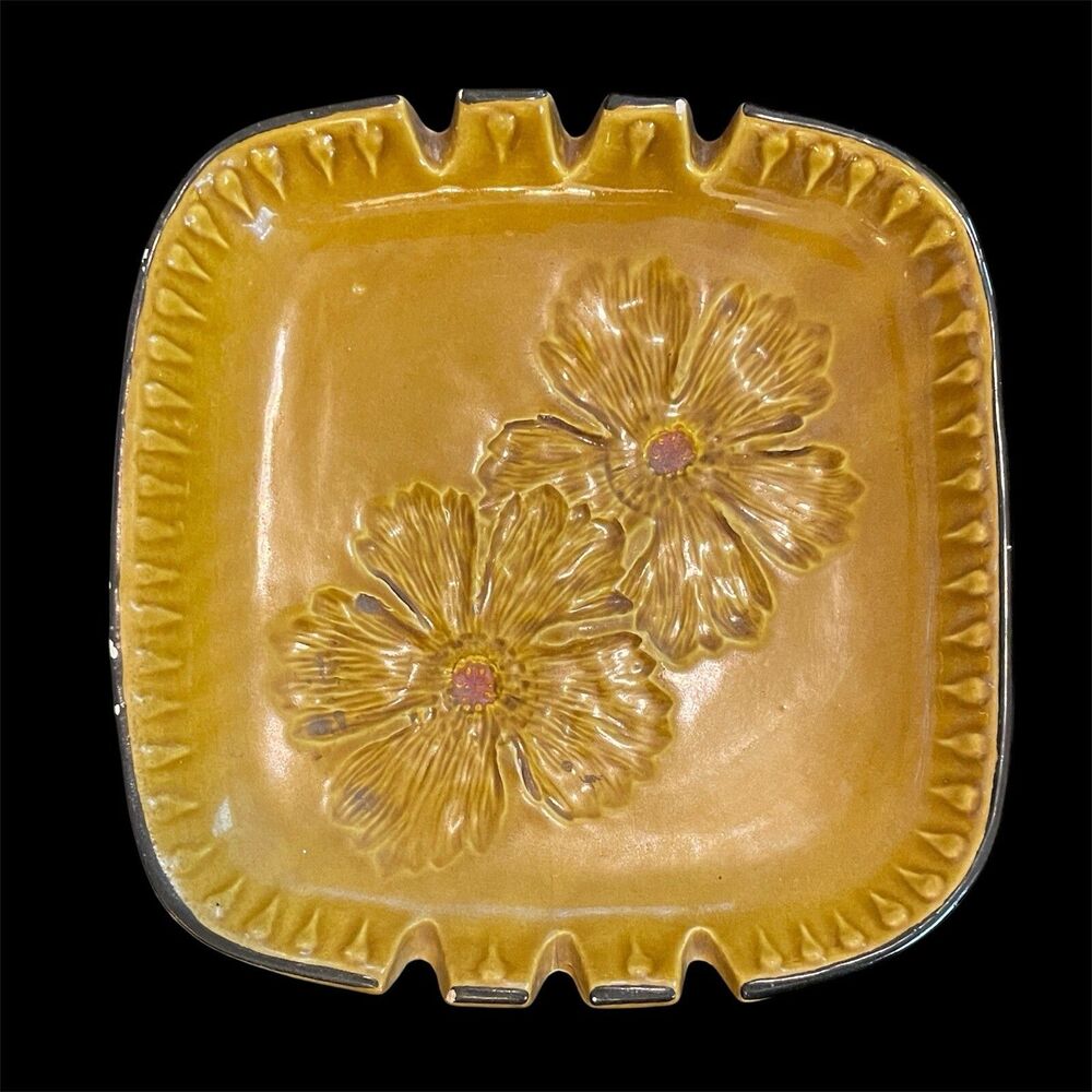 Vintage MCM Ashtray Italy Flower Avocado Green 70’s Pottery Dish